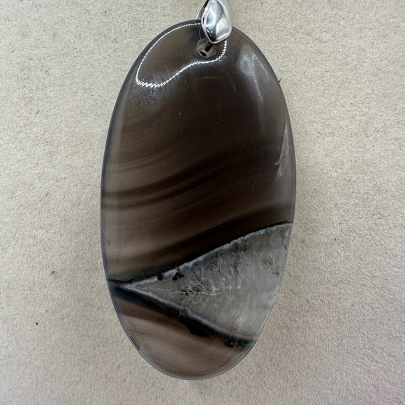None Jewelry - Agate Quartz Pendant Necklace on Silver Chain